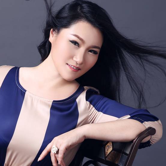 张凤英新歌出炉 《中华崛起》声声歌唱祖国