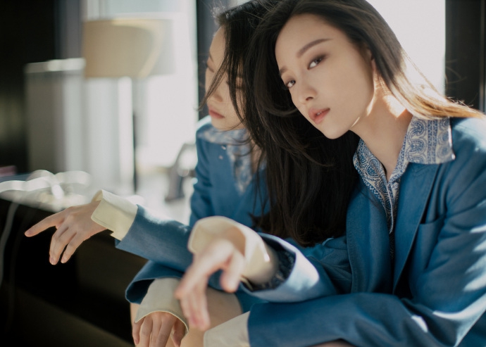 倪妮穿西装秒变都市丽人