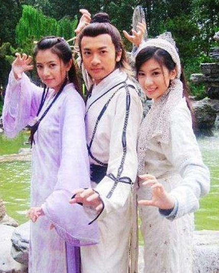 6.“赵敏”啃玉米也是很俏皮