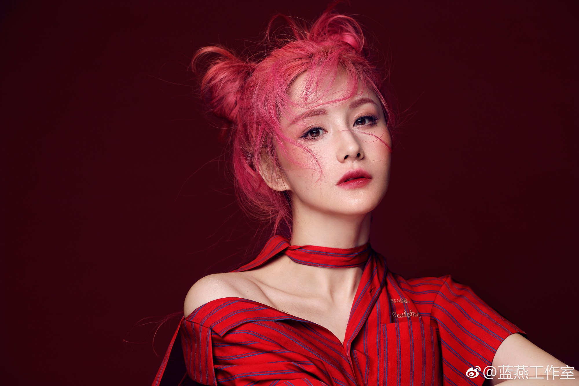 蓝燕宣布改名蓝心妍改名原因成谜引网友狂想