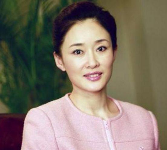 盖丽丽近照曝光，演技一流却生不逢时，如今51岁气质不输许晴，你喜欢她吗？