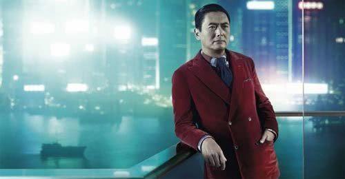 虽然由于受伤可能暂时上不了镜,但是对戏还是可以的,发哥一点也没有耽误剧组的工作。