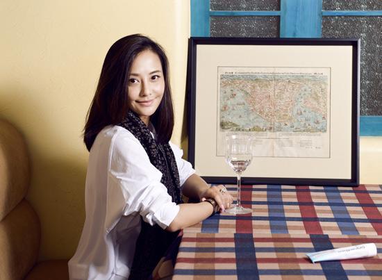 马雅舒女儿米雅长大了五官精致不输芭比娃娃被誉为最美星二代