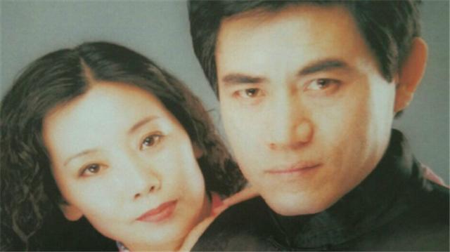 在感情上,赵奎娥与丈夫陈宝国的相识也算是一种缘分。