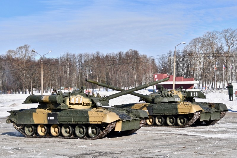 俄罗斯的硬核妇女节:用坦克表演芭蕾舞