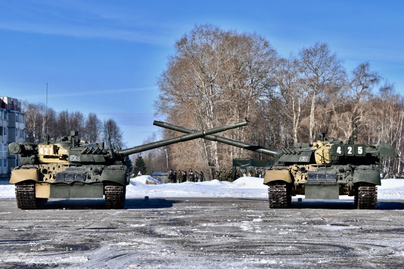 俄罗斯的硬核妇女节:用坦克表演芭蕾舞