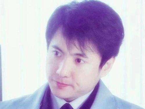 大家更喜欢那位男星呢？