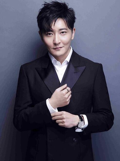 郭京飞与老婆相识一月便领证隐婚,引鲍蕾不满,结婚缘由太奇葩!