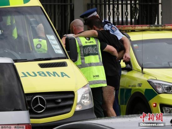 当地时间15日，新西兰基督城两座清真寺及一间医院外发生枪击事件。