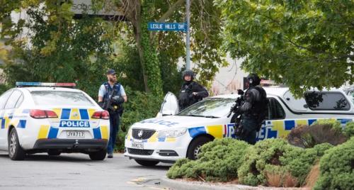 枪击案发生后，新西兰警方封锁现场。图片来源：新西兰信报 摄影记者 朱其平拍摄