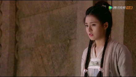 许雅婷的现代照没有古装照好看,五官还是不错的,只是这鼻头太大了,显得有一些违和。