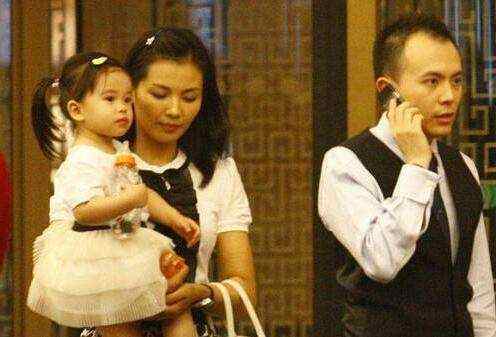 不管怎样，过程很和谐，没有丝毫争吵，或许，夫妻间就该多点这样的“伤害”吧！希望王珂好好珍惜！