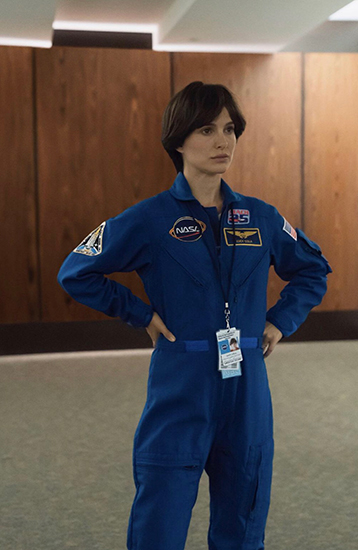 《天空中的露西》(暂译)主要讲述娜塔莉·波特曼饰演的女宇航员从太空