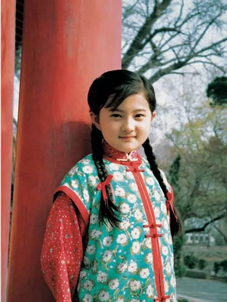 曾经的"小婉君"金铭,撒贝宁爱了她20年,如今37岁仍惊艳