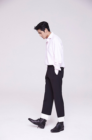 姜潮初春职场写真告别菜鸟变身精英