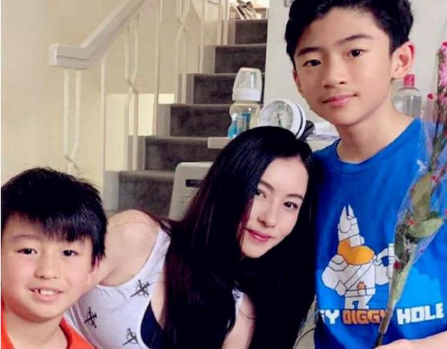 不管怎样，如今张柏芝和谢霆锋都生活的非常幸福，我们还是祝福他们吧。