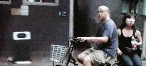 就在网友热议窦唯三婚妻子的前几天,谢霆锋曾公开辟谣,称自己和王菲很好,并没有分手。