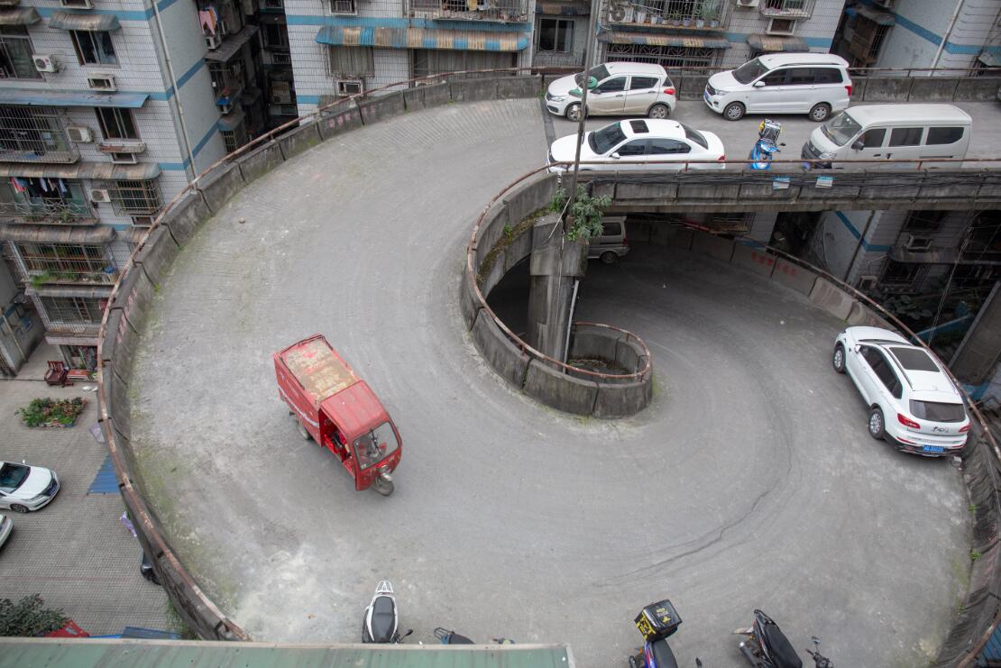 重庆现螺旋停车库360度旋转转晕司机