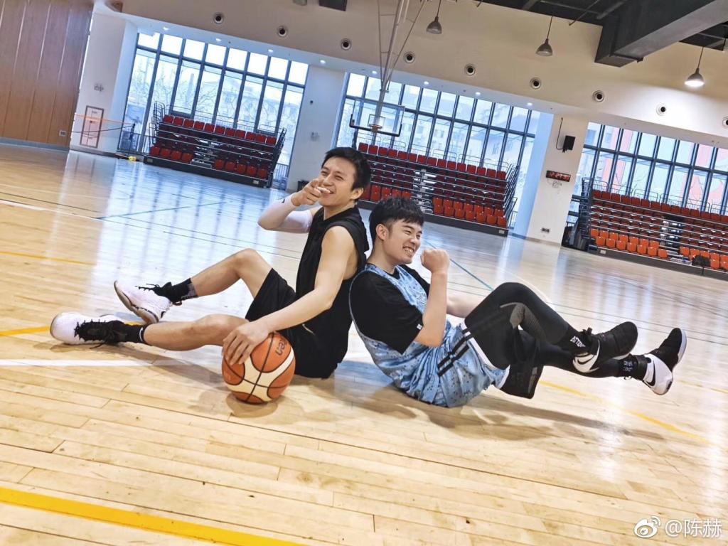 邓超还向网友们请教,陈赫太胖了怎么办?