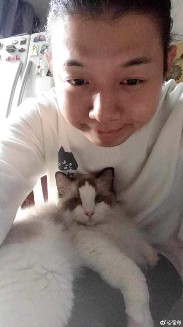 霍尊的素颜照被很多粉丝夸奖可爱！