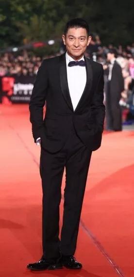 张学友,排第三,跟刘德华看起来差不多,高个2-3公分,应该在170-172左右。