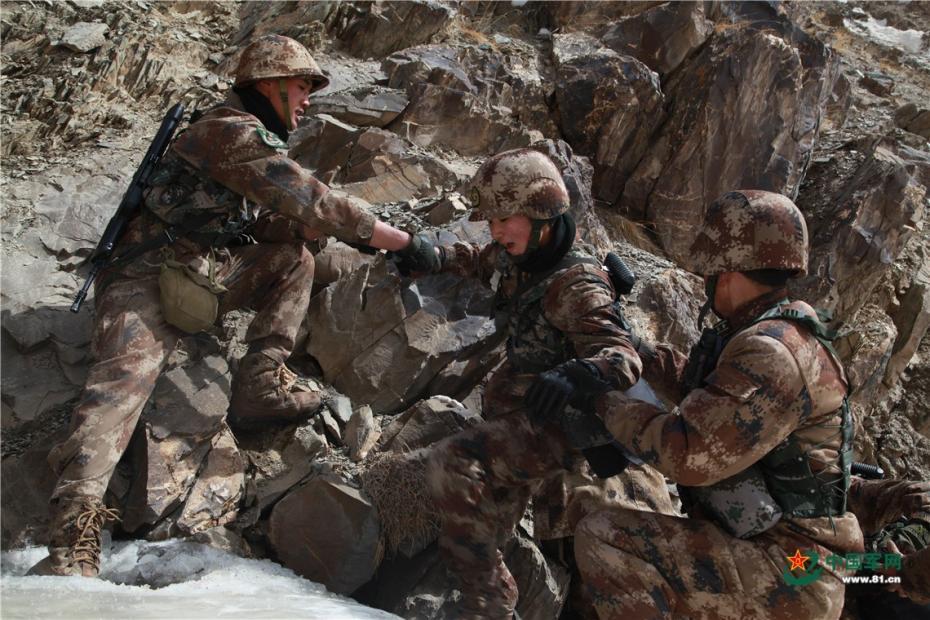 新疆军区边防十二团图片