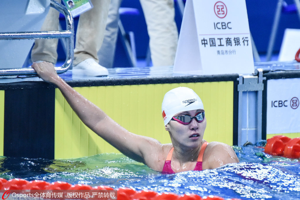 游泳冠军赛傅园慧50仰预赛头名晋级