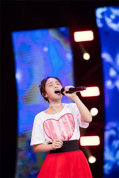 《声音的抉择》今晚开播 黄英挑战齐豫《船歌》