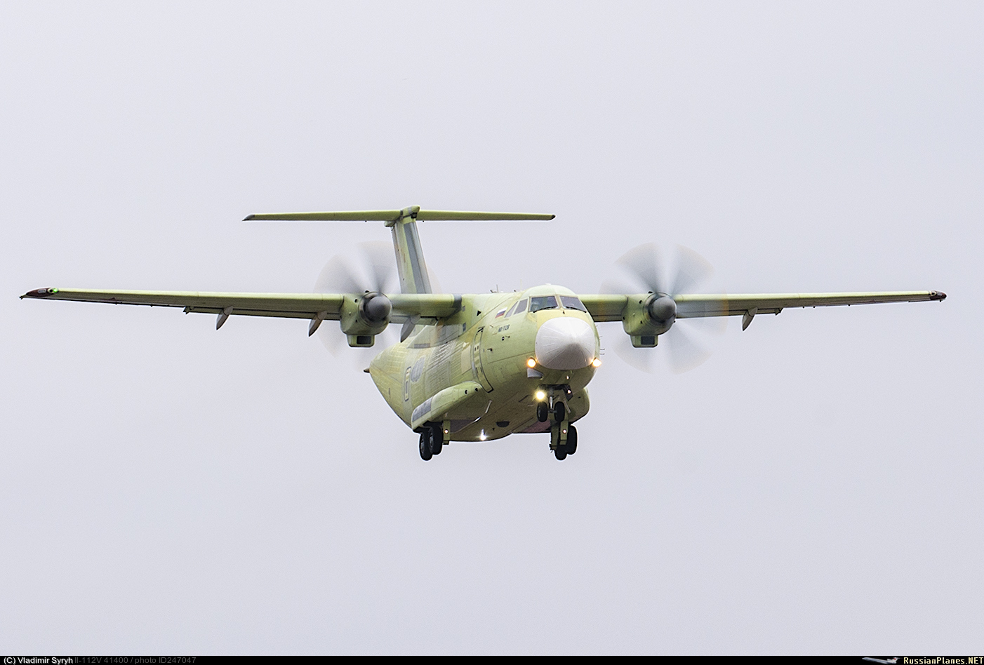 17 俄军最新战术运输机首飞成功 机身短粗运力不俗