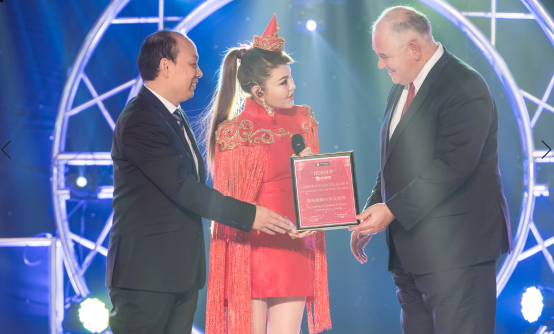 揭秘乌兰图雅和她的“知识型”经纪人