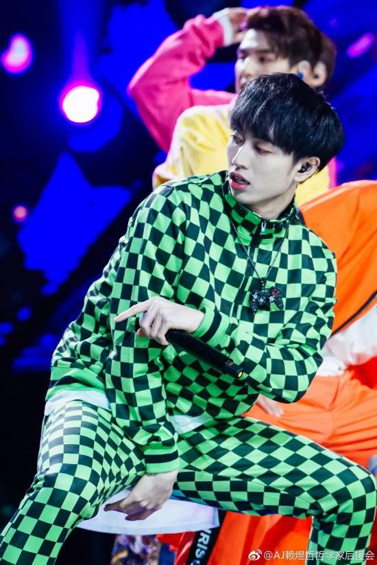 图片来源于微博@aj赖煜哲哲学家后援会