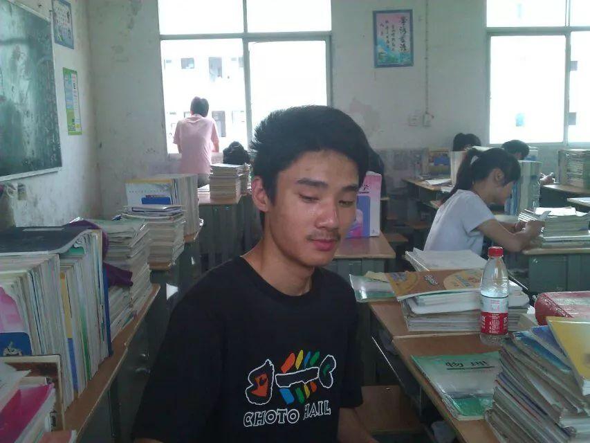 汪亚林没有想到，弟弟才救火回来，马上又出发了。