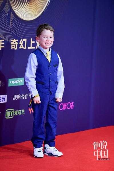 2019年1月11日，北京，微博之夜红毯。假笑男孩加文·汤马斯。（东方IC）
