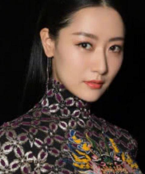 白冰高清无码照被爆，当镜头拉近的那一刻后，网友：真是难以形容！