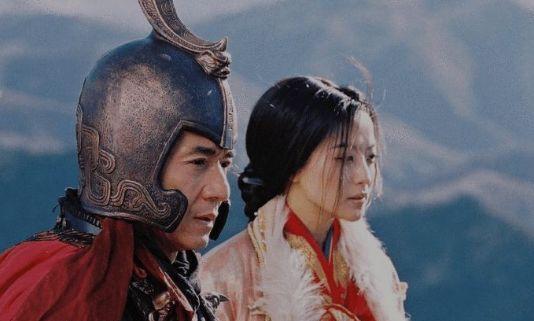 把女儿的照片曝出来过,没想到很多人都觉得这个小女孩长得不漂亮,眼睛