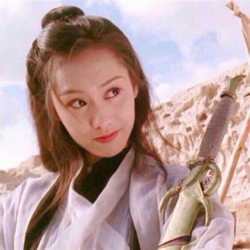 朱茵的一生也算是完美，经历过人生巅峰，也有一个疼爱她的老公和一个女儿。