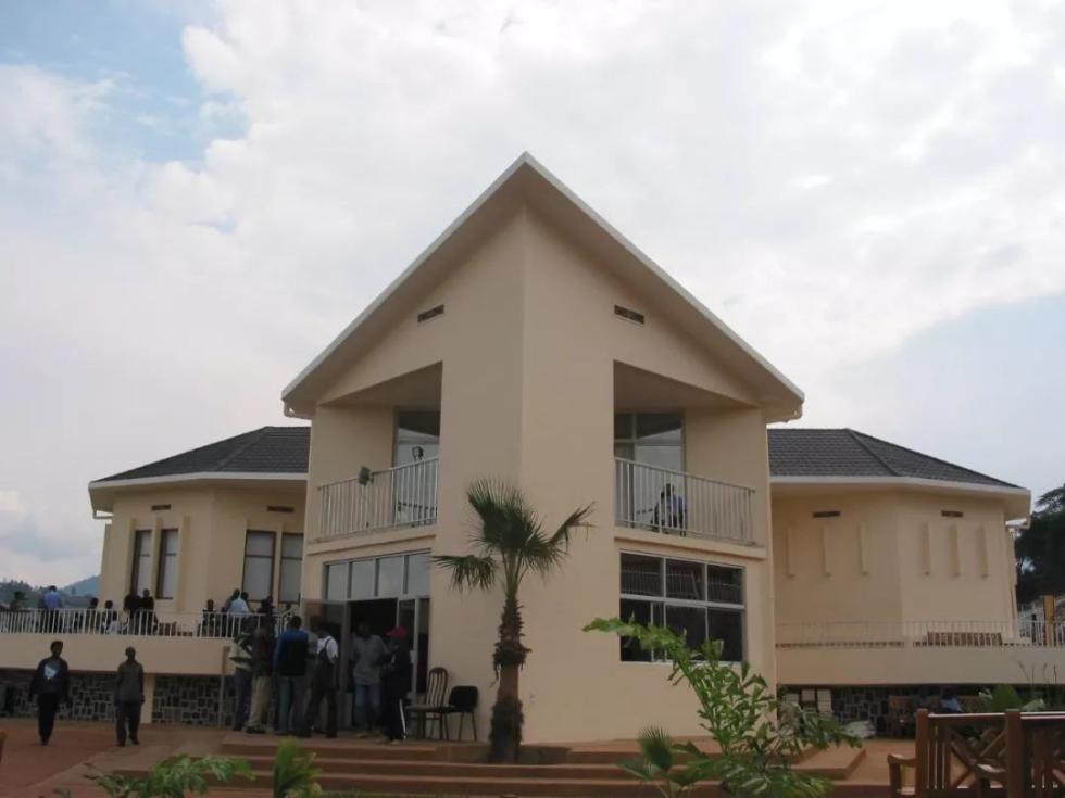 ↑图为位于卢旺达首都基加利的卢旺达大屠杀纪念馆。(新华社记者孙永明摄)