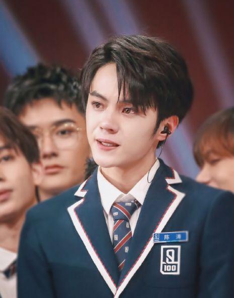 陈涛已经顺利通过了上戏的三试,希望接下来他能专心备考,全力冲刺,期待他被录取的好消息!