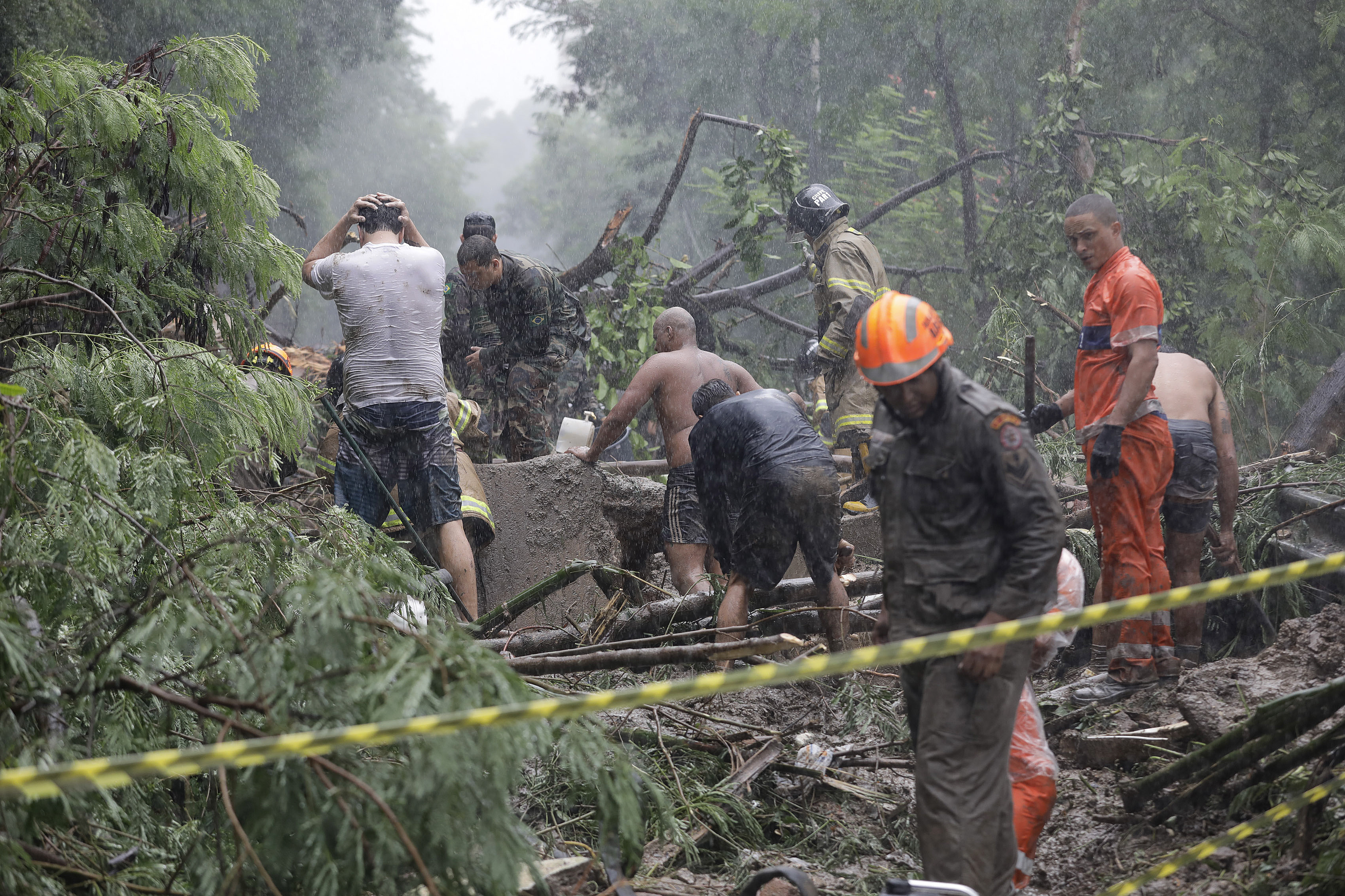巴西里约州暴雨遇难人数升至136人_新闻频道_央视网(cctv.com)