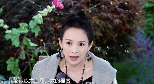 章子怡给汪峰剪脚指甲,公众形象全无,指甲太硬两只手都撬不动