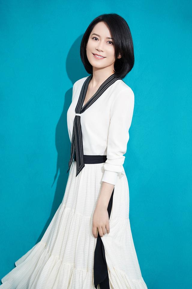 搜狐娱乐：你之前说对生孩子你一直没有找到内心的那种冲动，一直在等，现在还有这种冲动吗？