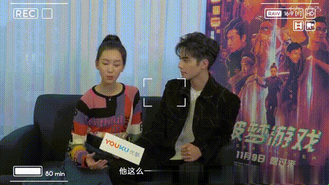 顺便一提，这张红毯的造型真的很好看，陈都灵好像一个芭比娃娃~