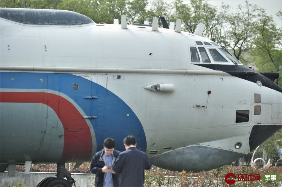 功勳園陳列的762號空警-2000原型機機頭特寫 楊鐵虎 攝