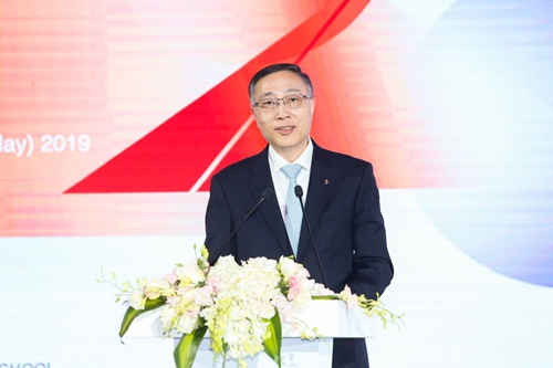 中欧国际工商学院院长李铭俊教授发表主题演讲