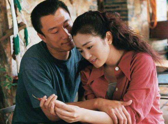 最后遇到了现任妻子，如今孙红雷也是事业有成家庭美满了。