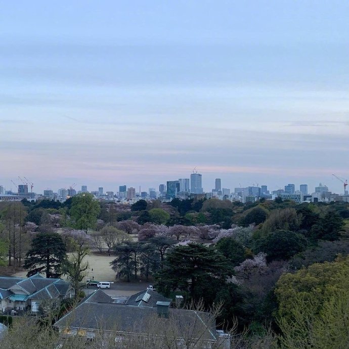 易烊千玺晒风景易烊千玺晒自拍今日,易烊千玺时隔两个月在社交网站上