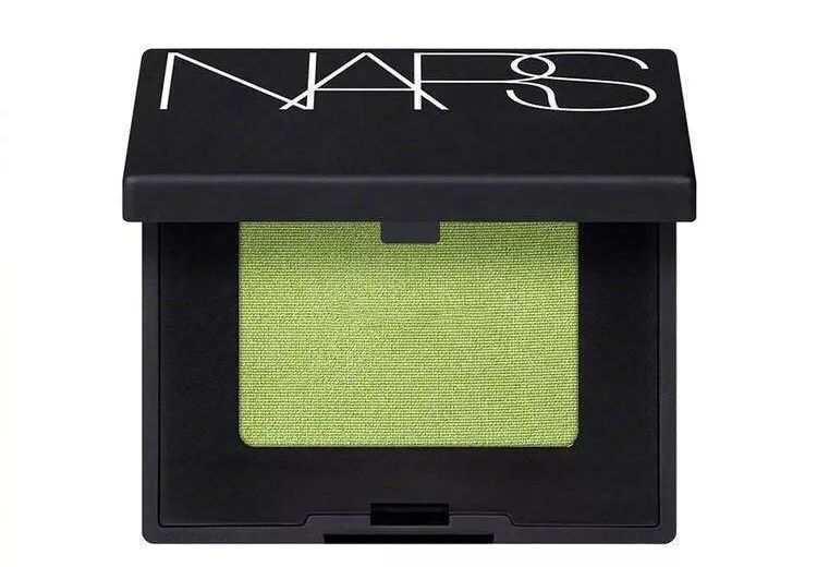 怎样才能将2019流行色带在身上在线等