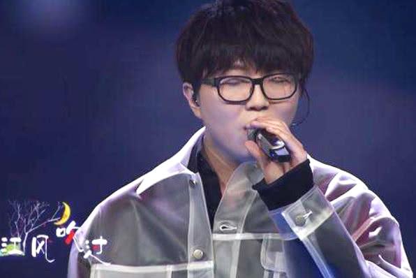 观众纷纷表示这首歌的高度将不亚于毛不易的成名曲《消愁》。