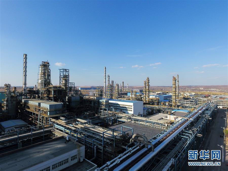 这是国家能源集团鄂尔多斯煤制油分公司厂区（4月11日无人机拍摄）。新华社记者 刘磊