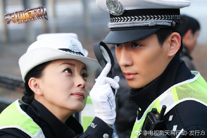 天网行动不舍收官朱研魅力女警察变身白衣天使